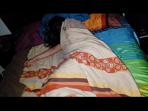 ❤️ Stepson ag bualadh lena leasmháthair óg agus í ina codladh. ❤️ Físeán porn ag ga.makesexnotwar.ru ﹏