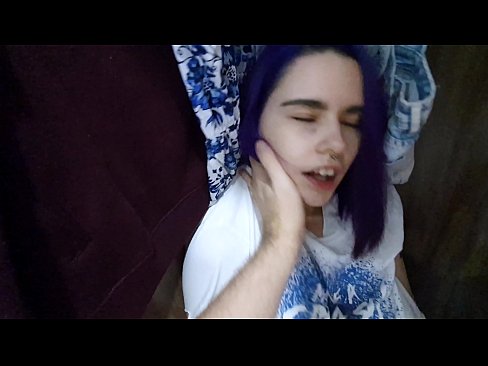 ❤️ Aimsíodh mo SIS sa closet agus chabhraigh sí cum ❤️ Físeán porn ag ga.makesexnotwar.ru ﹏